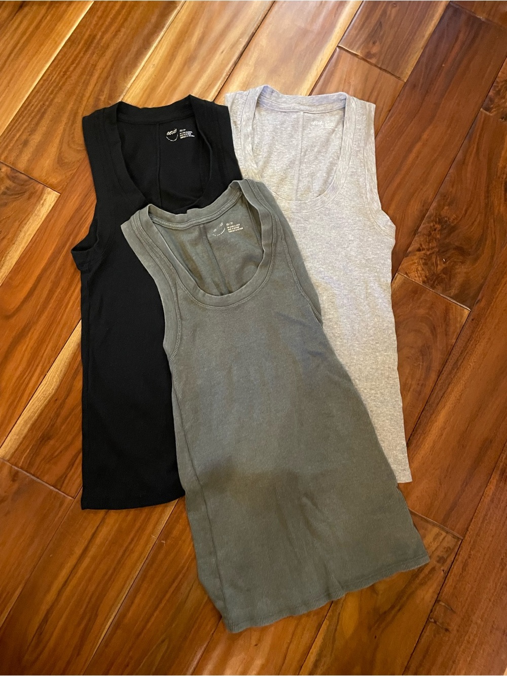 3 AERIE Women’s Ribbed Tank Top - Black, Green, Light Gray XS